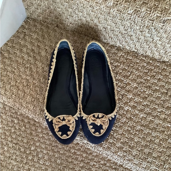 TORY BURCH NATASHA BLUE SUEDE AND RAFFIA STRAW BALLET FLATS SZ 9 MED - Picture 1 of 3
